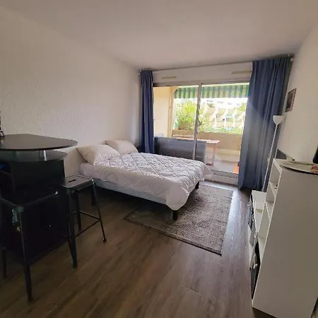 0237 Port Camargue, Piscine, Climatisation, 2 Personnes * Le Grau-du-Roi
